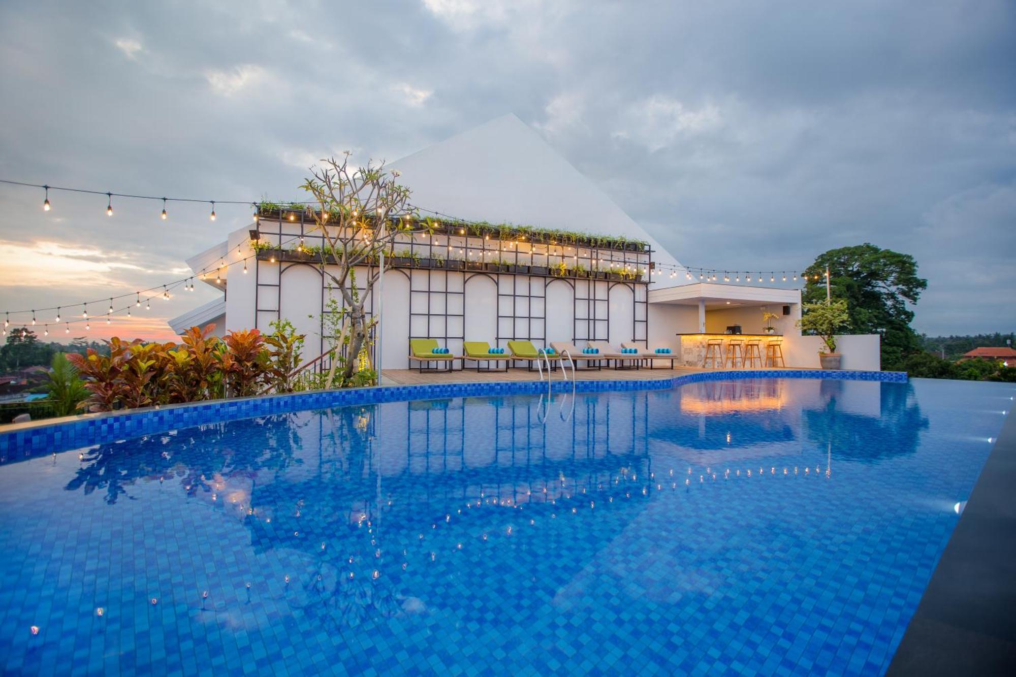 Rv Hotel Gianyar Ubud  Exterior photo